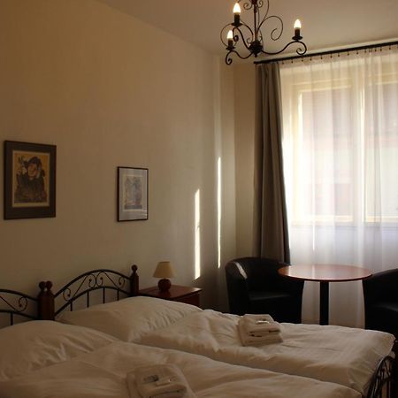 Hotel Cerny Kun Louny Ngoại thất bức ảnh