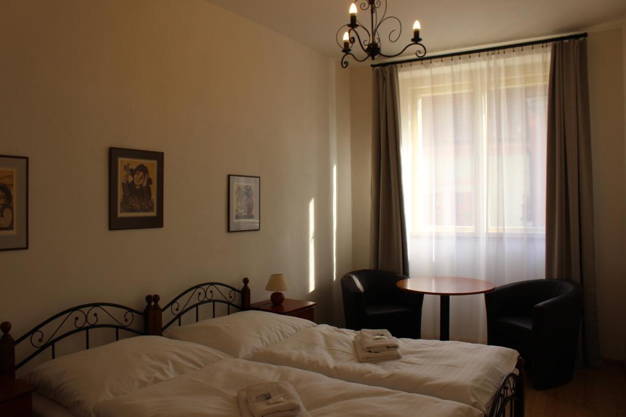 Hotel Cerny Kun Louny Ngoại thất bức ảnh