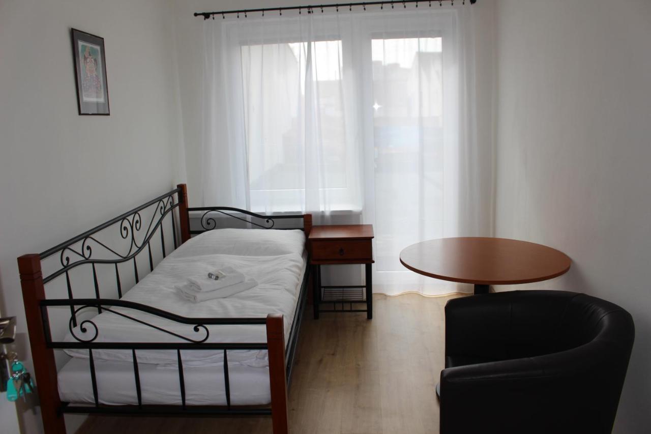 Hotel Cerny Kun Louny Ngoại thất bức ảnh